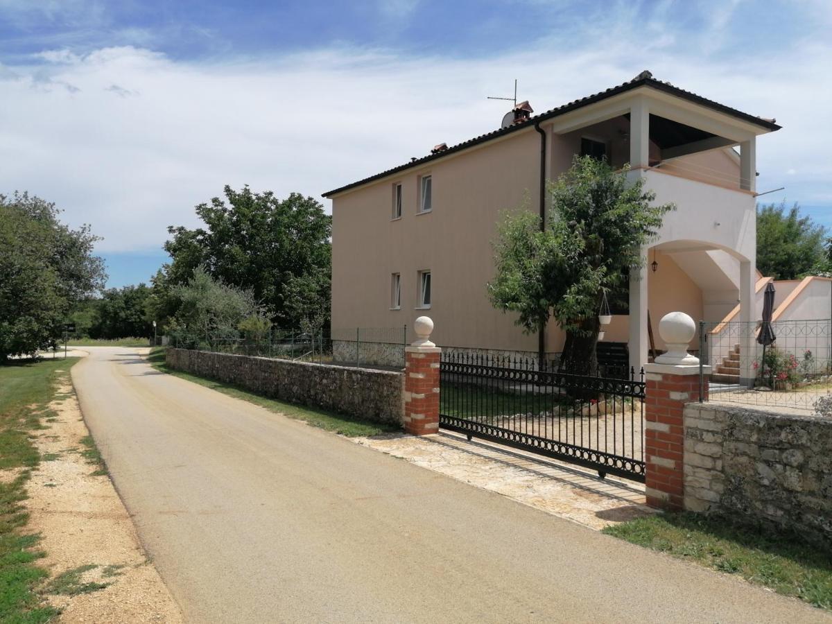 House Mario Near Rovinj Lägenhet Kanfanar Exteriör bild